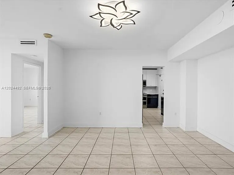 10185 Collins Ave #703 — Photo 7