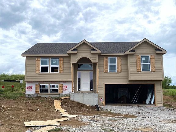 2nd image of 4807 NE 102nd St