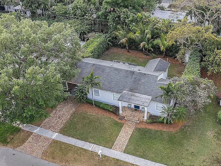 5850 SW 47th St — Photo 23