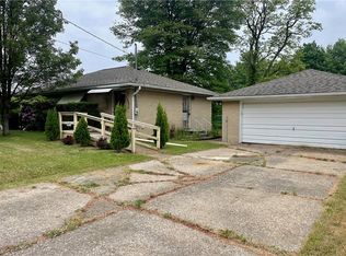 327 Manistee Ave, Erie, PA 16511