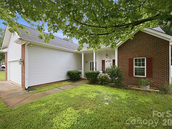 4th image of 7632 Free Bird Ave
