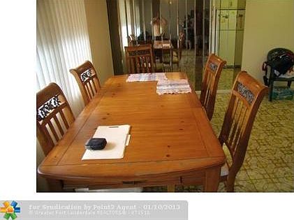 3rd image of 4069 Oakridge Dr #F