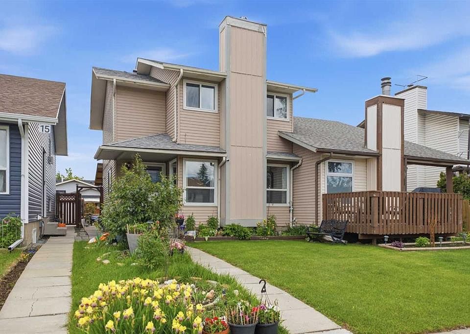 1st image of 17 N Abberfield Cres NE