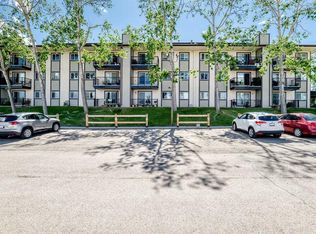 385 N Patterson Hl SW #4206, Calgary, AB T3H 2P3