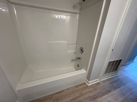 3rd image of 226 Yager Ave #523
