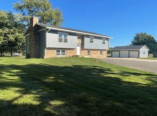 2902 S Long Creek Rd, Decatur, IL 62521