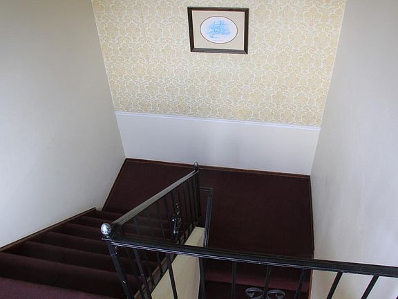 4th image of 9538 Hyde Park Drive # Second Floor
