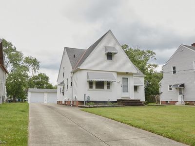 6875 Orchard Blvd, Parma Heights, OH, 44130