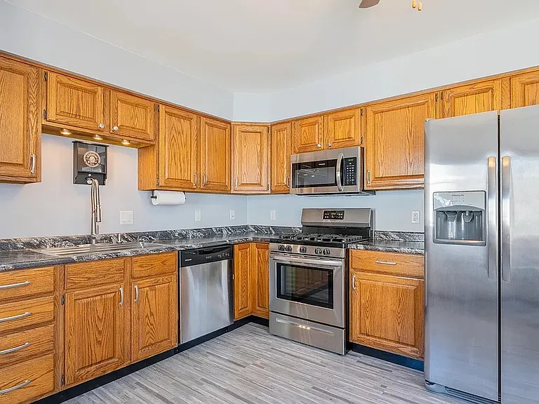 8124 Robertson Pl — Photo 26
