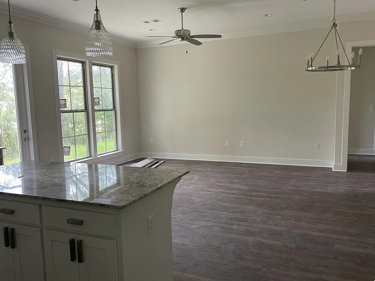 3 bed, 2.5 bath, 1848 sqft, $2,295 — Photo 3