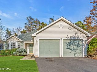 7 Lake Ridge Blvd, Whiting, NJ 08759