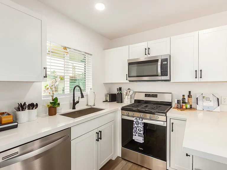 4208 N 31st Pl #B — Photo 19