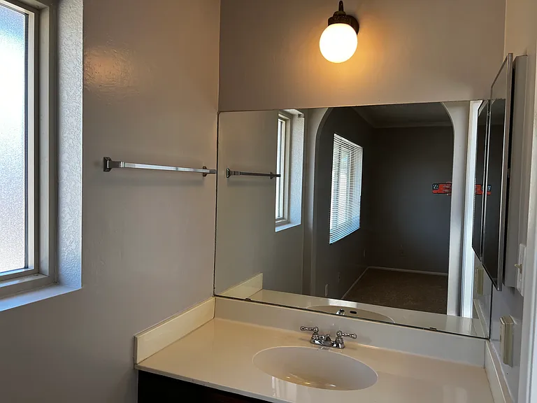 3424 W Aire Libre Ave — Photo 4