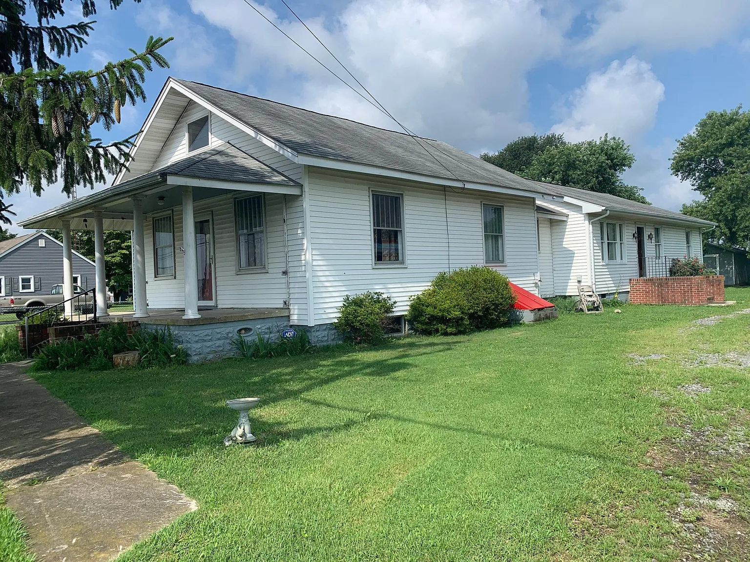 3 bed, 1.5 bath, 1792 sqft, $1,895 — Photo 3