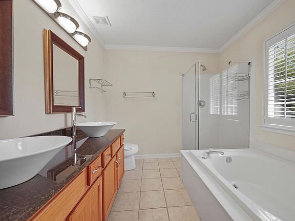 4th image of 145 Walmsley Dr