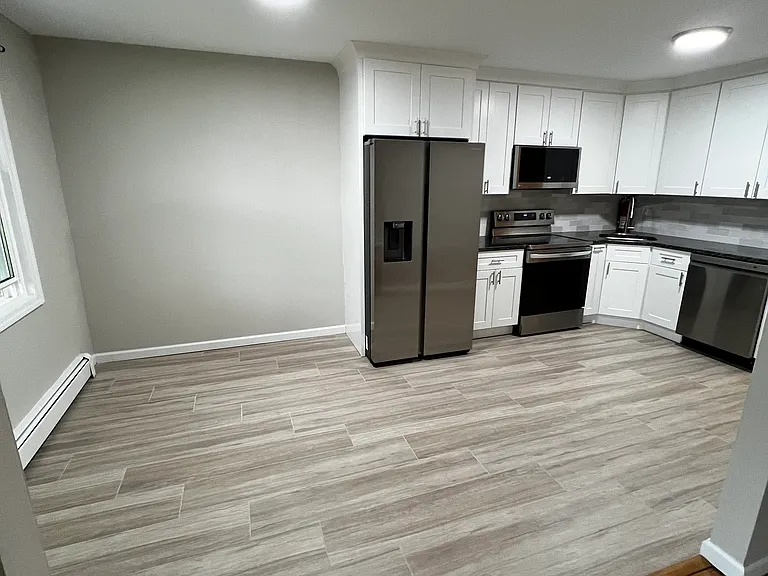 130 Morris Ave #10 — Photo 3