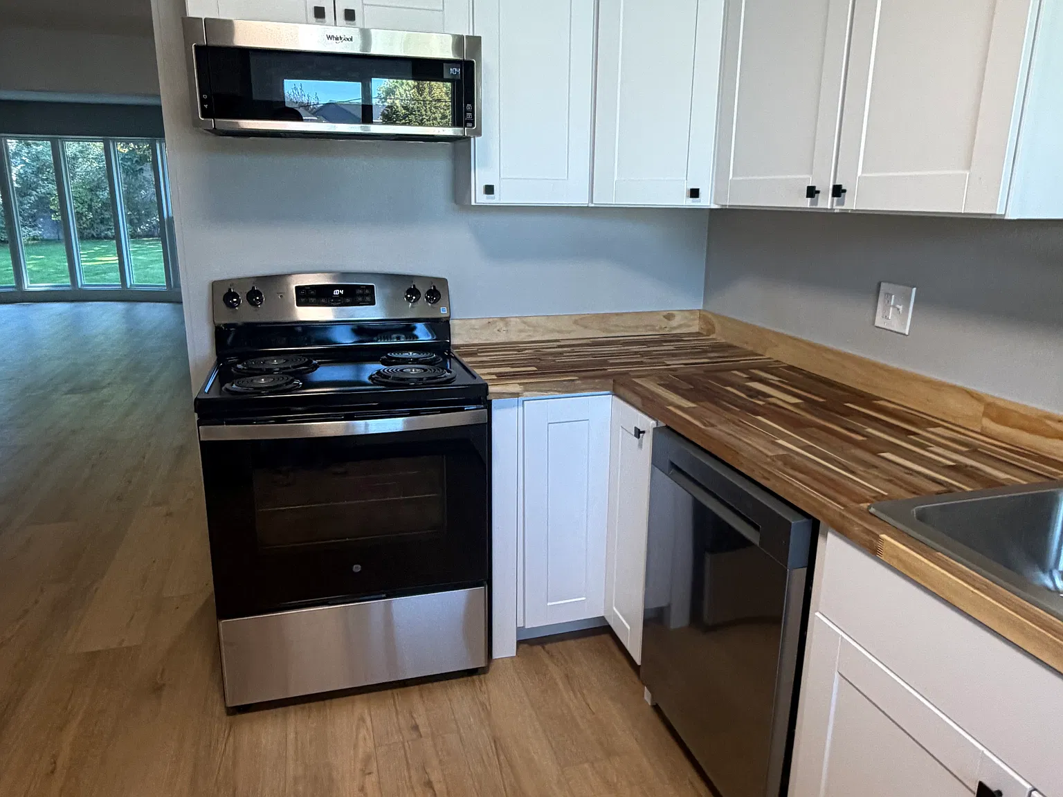 2 bed, 1250 sqft, $1,650 — Photo 2