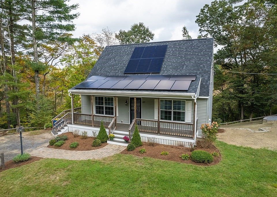 695 Elm St, East Bridgewater, MA 02333 Zillow