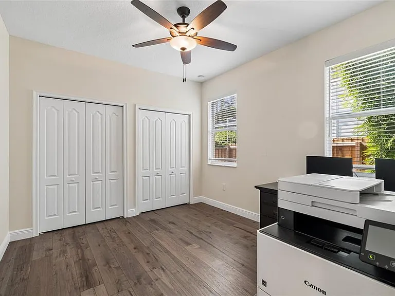 110 S Beverly Ave — Photo 20