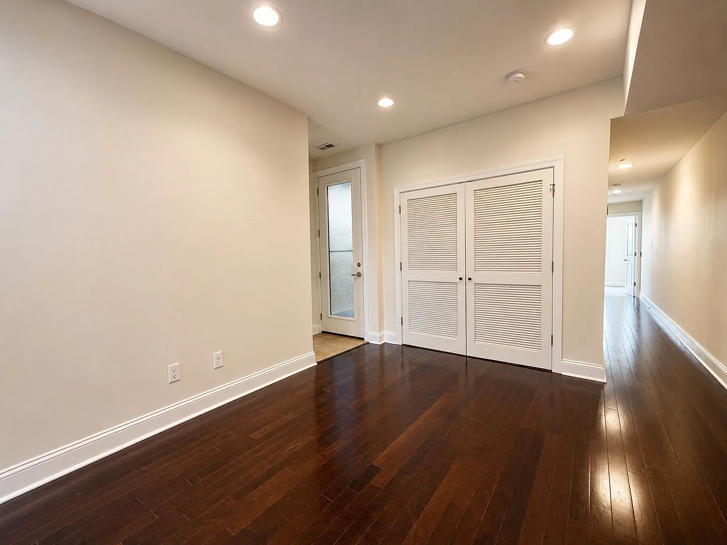 Spacious 3 Bedroom, 3 Bathroom Apartment Near Temple University — Photo 2