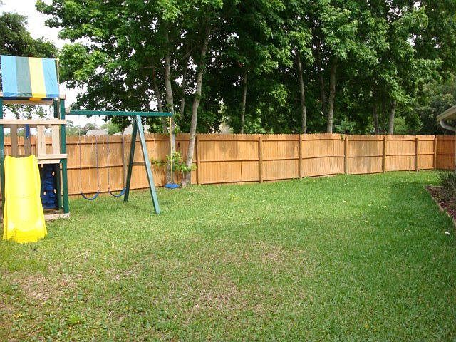 Huge fenced yard