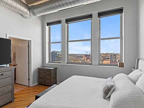 5th image of 2107 Grand 1005 Blvd