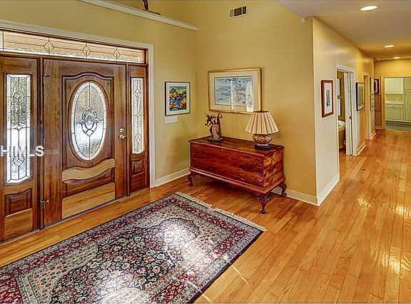 5th image of 26 Lenox Ln