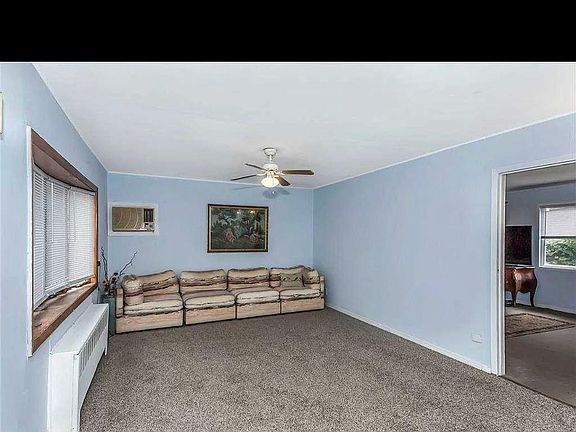 4th image of 2 Fordham Ave #1