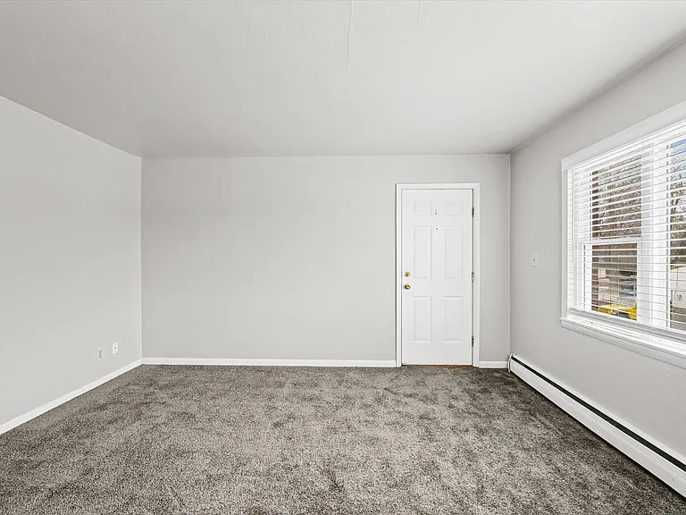 2214 1/2 Peirce Ave — Photo 9