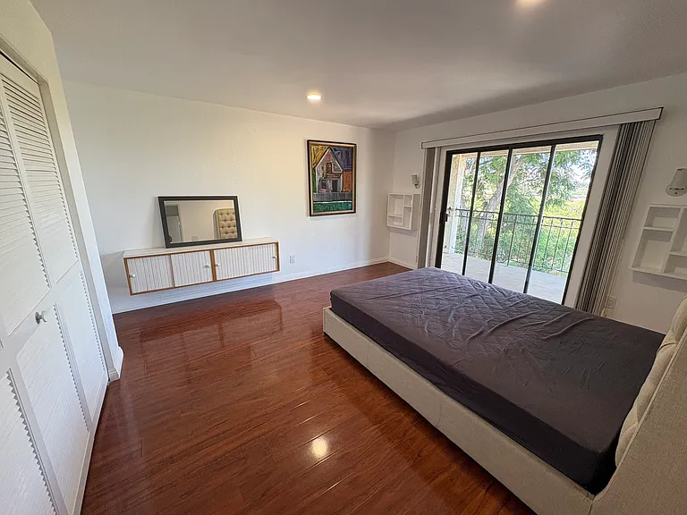 2049 Myers St — Photo 13
