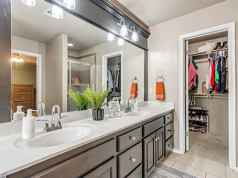 856 Shady Creek Ln — Photo 12