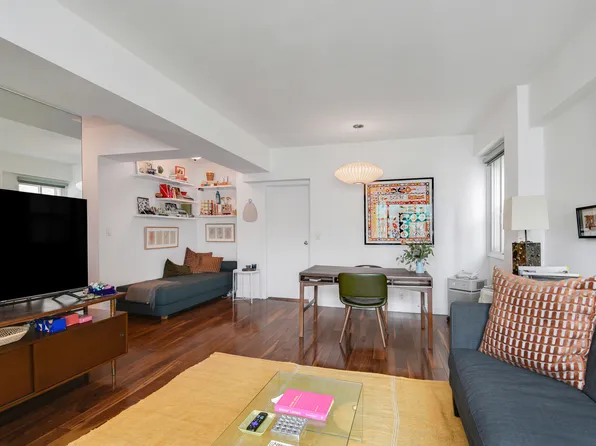 345 East 56th Street image 2 of 7