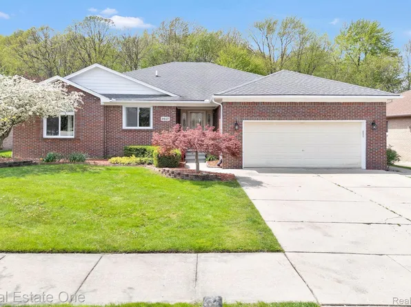 34127 Rambling Dr S, Fraser, MI 48026