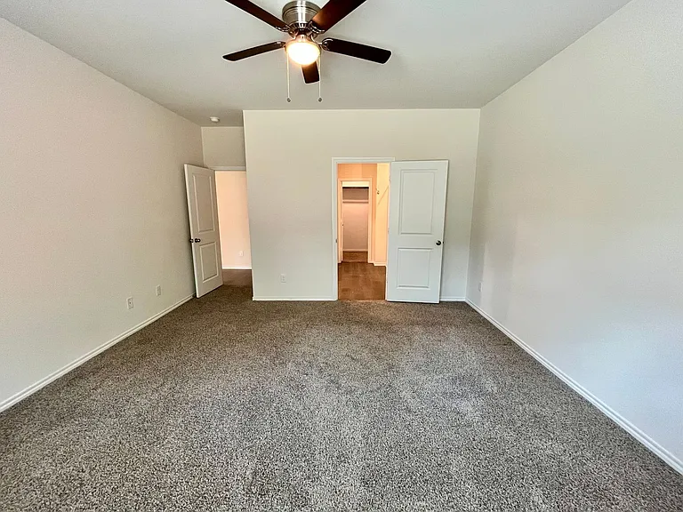 2304 Lattimore St — Photo 11