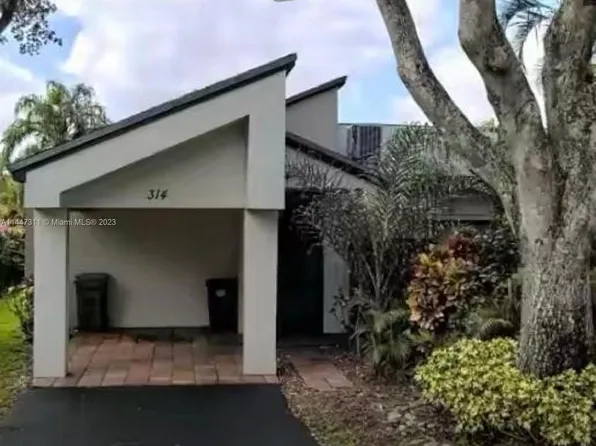 314 Fairway Cir #69, Weston, FL 33326