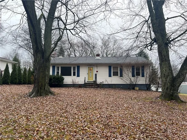 1352 Miller Ave, Mogadore, OH 44260