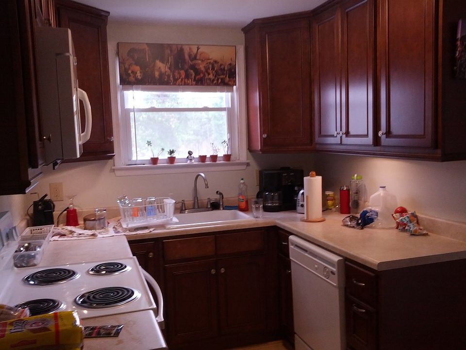 2nd image of 24 W Summerfield Ave
