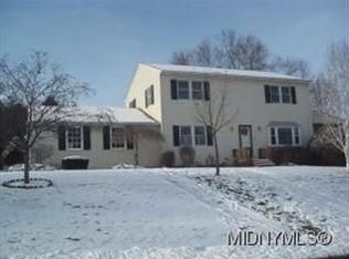 27 Imperial Dr, New Hartford, NY 13413