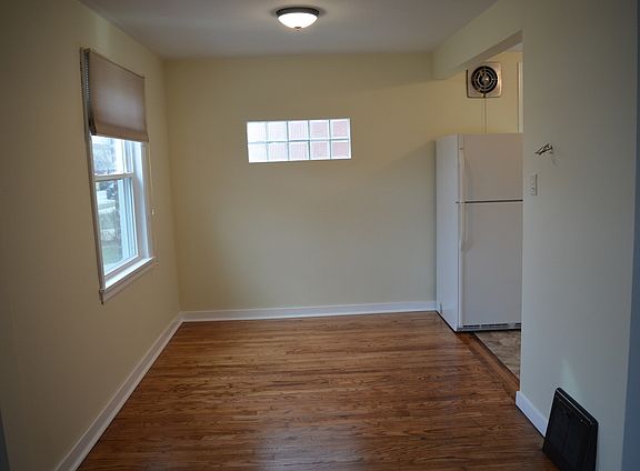 5th image of 11214 S Avenue G
