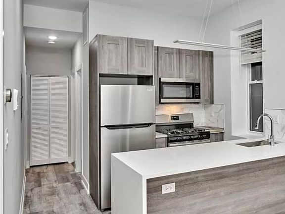 3rd image of 3527 S Damen Ave #1F