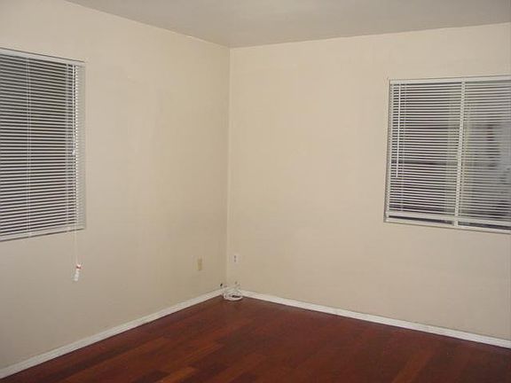 4th image of 2607 Huron St