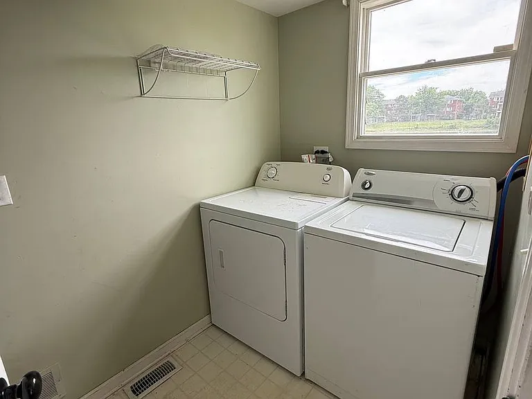 725 Daybreak Ln — Photo 20