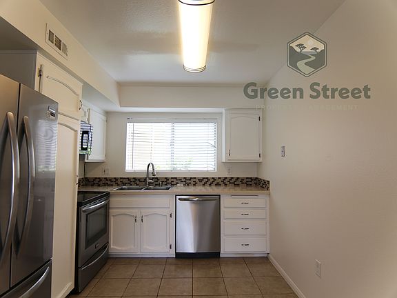 5th image of 6812 Hyde Park Dr