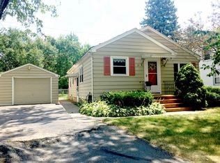 222 Harriet Ave, Lansing, MI 48917