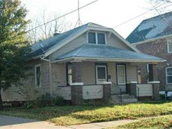 817 Sycamore St, Muscatine, IA 52761
