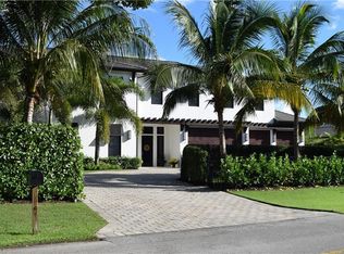 718 Spring Line Dr, Naples, FL 34102