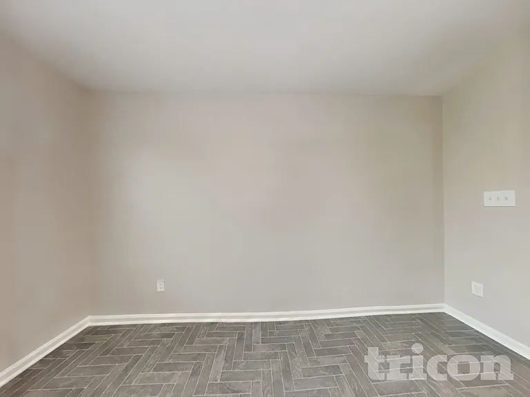 295 New Castle Ln — Photo 5