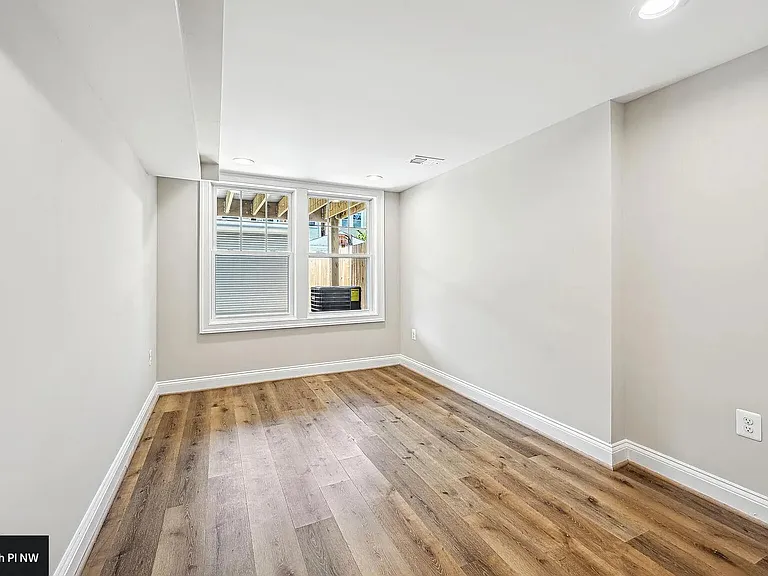5020 7th Pl NW — Photo 3