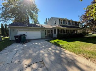 1181 Devonshire Dr, Muskegon, MI