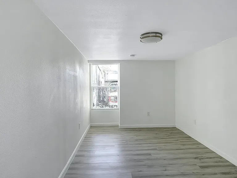 2735 Stuart Dr — Photo 33